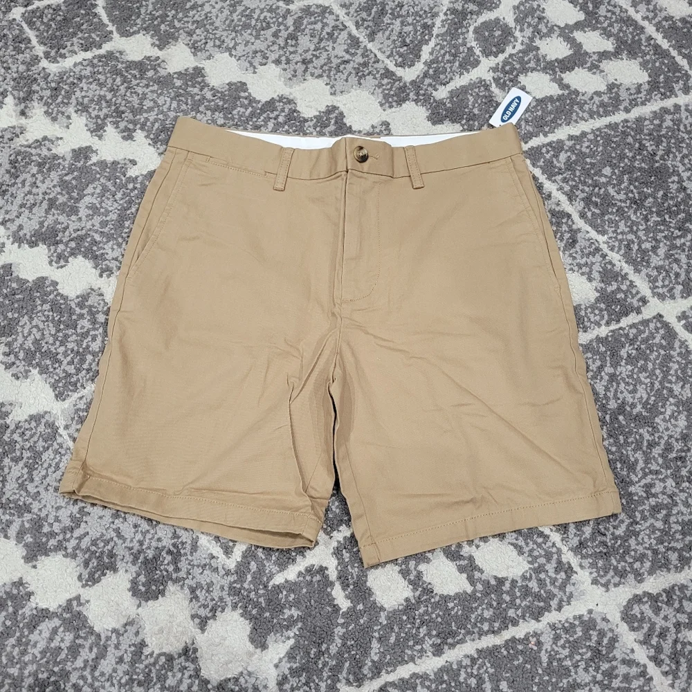 Old navy shorts - Picture 2 of 6
